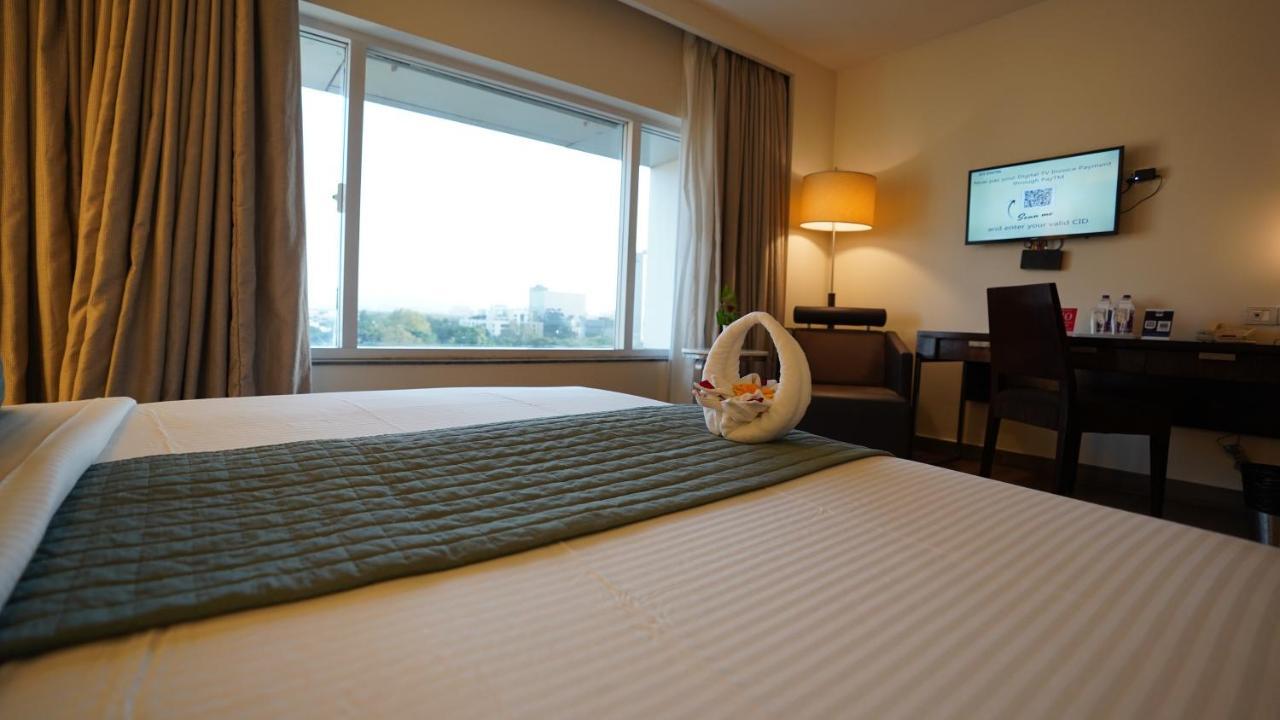 St Laurn Koregaon Park Pune Dış mekan fotoğraf