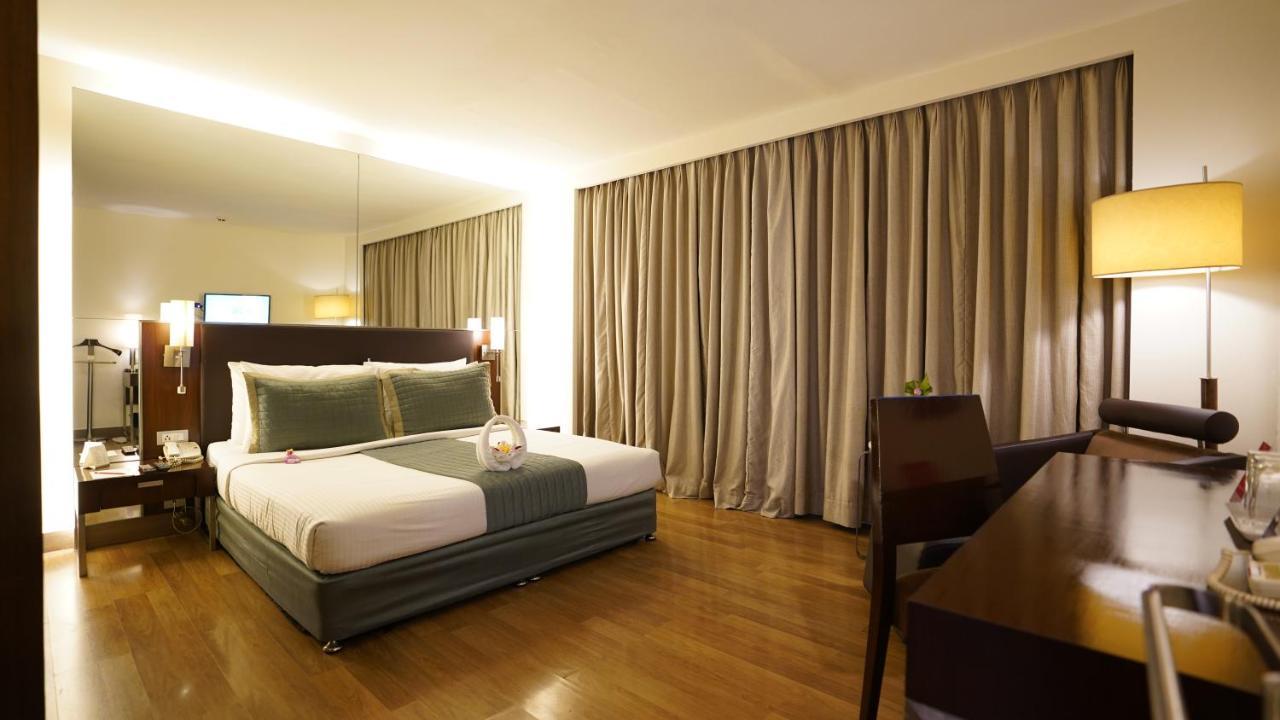 St Laurn Koregaon Park Pune Dış mekan fotoğraf