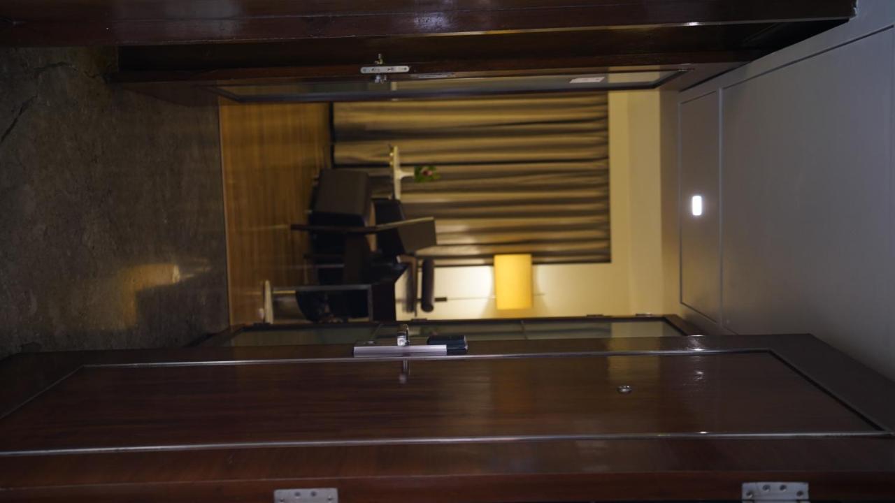 St Laurn Koregaon Park Pune Dış mekan fotoğraf