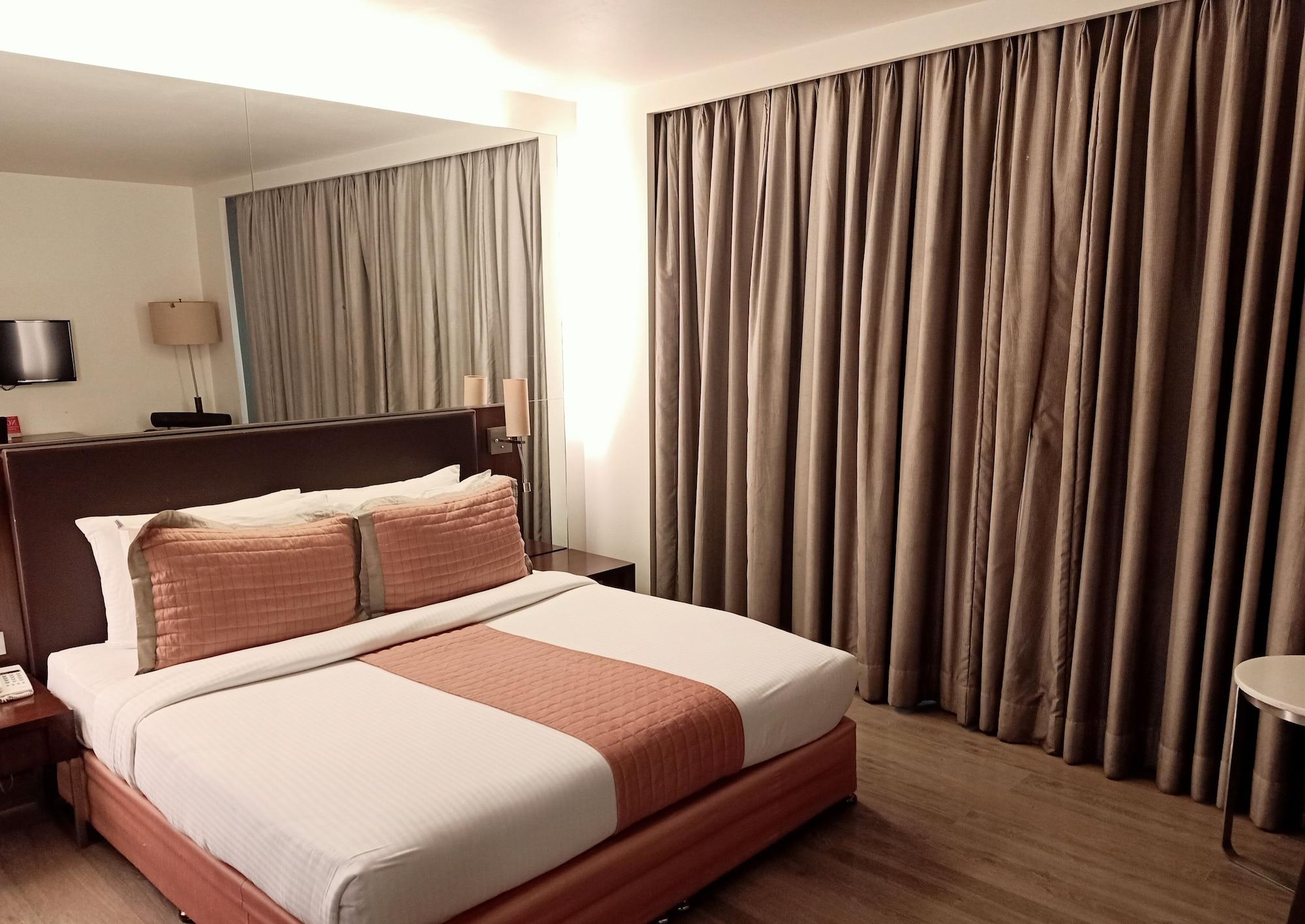 St Laurn Koregaon Park Pune Dış mekan fotoğraf