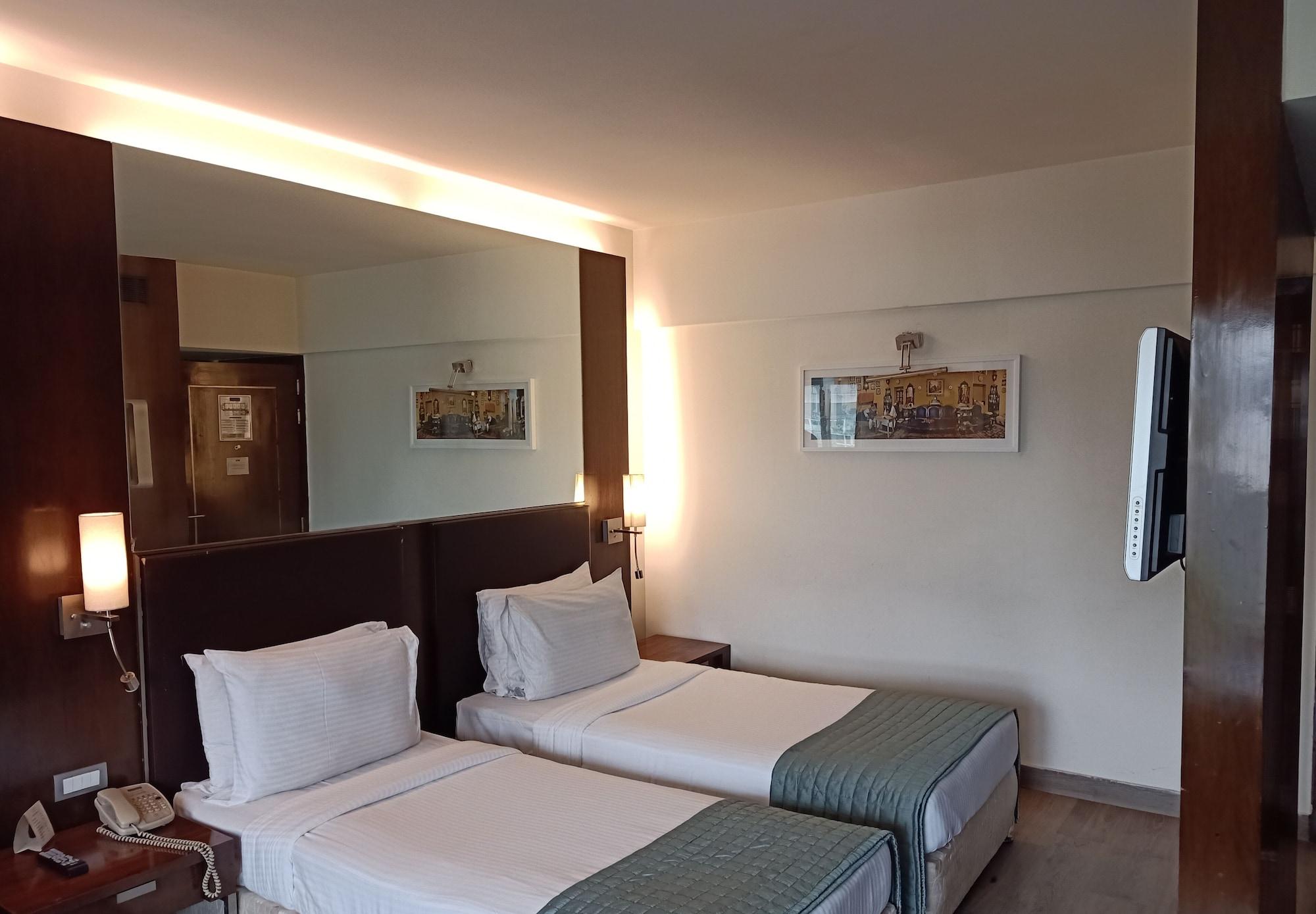 St Laurn Koregaon Park Pune Dış mekan fotoğraf