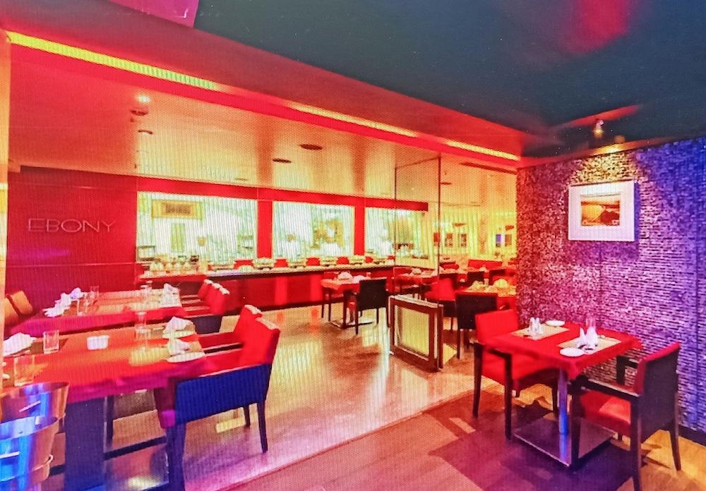 St Laurn Koregaon Park Pune Dış mekan fotoğraf