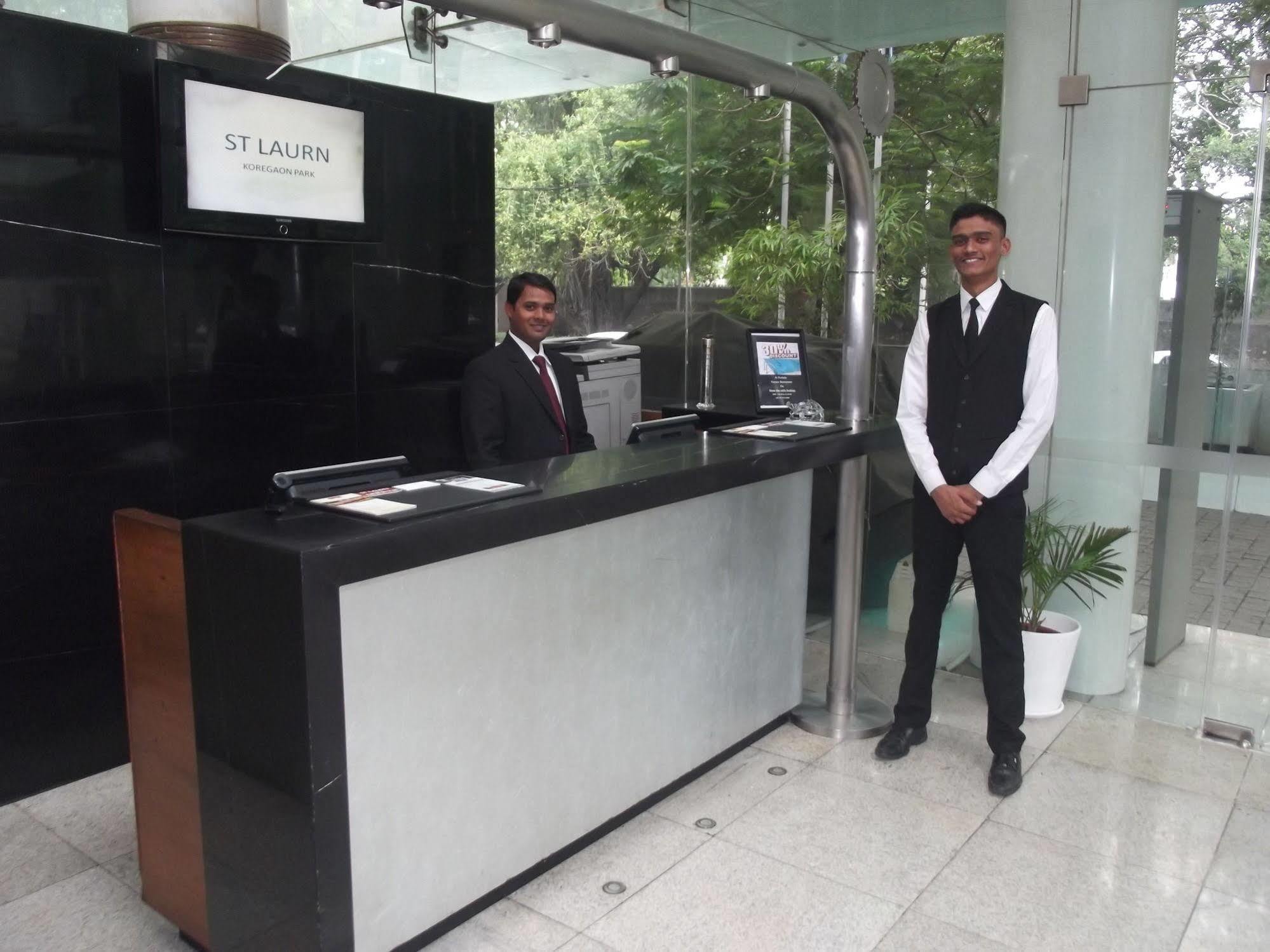 St Laurn Koregaon Park Pune Dış mekan fotoğraf
